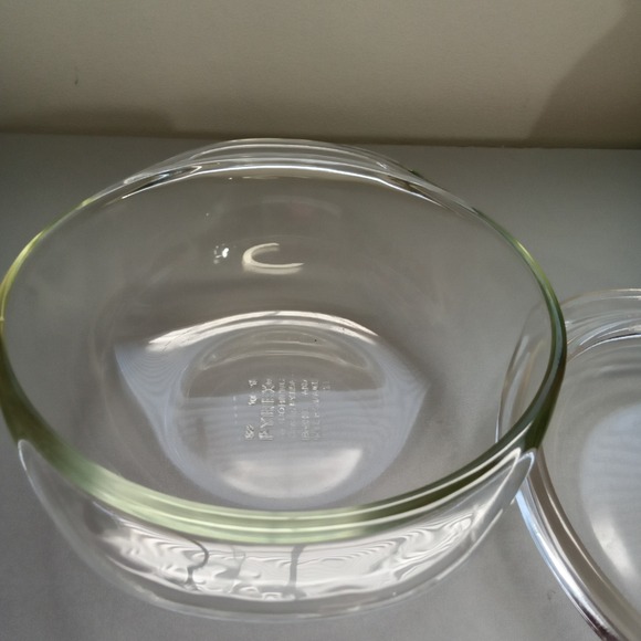 Vintage Pyrex Clear Glass Round Casserole Baking Dish Bowl with Lid 022 1 QT - Picture 2 of 6